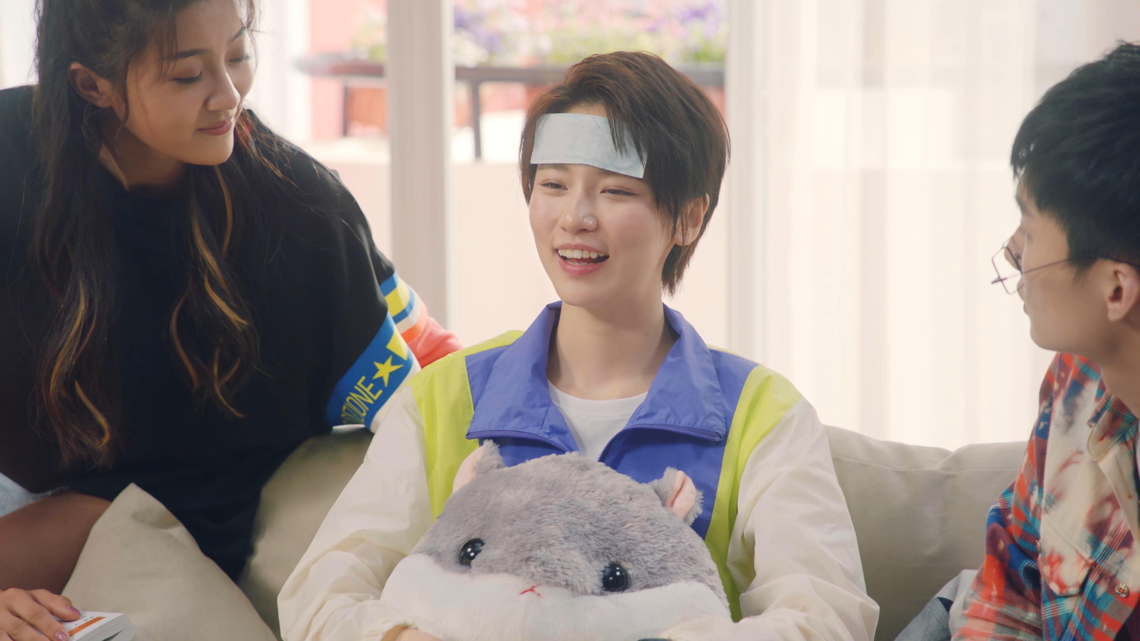 仰泳赛道荷兰强将稳定晋级，仰泳冠军的慢动作视频